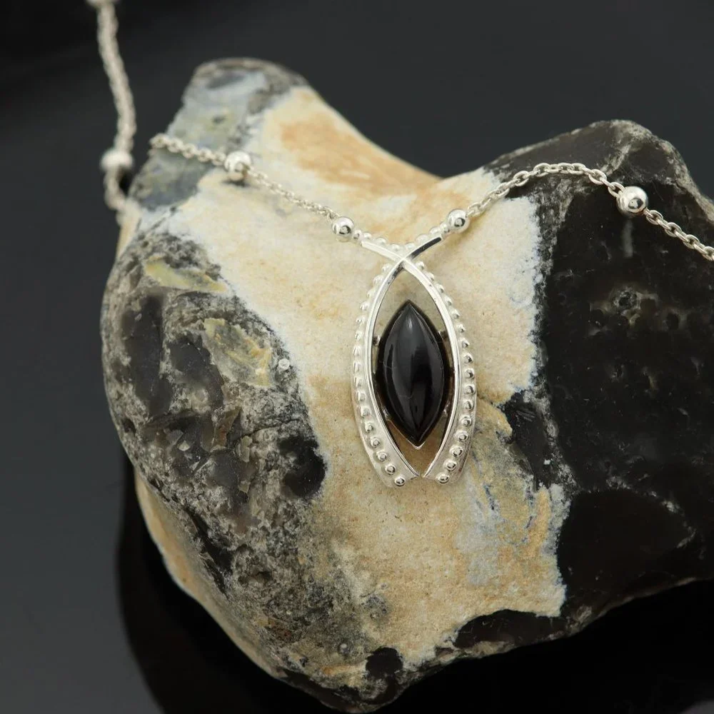 Sterling silver necklace with natural Baltic amber - Picture 3 of 11